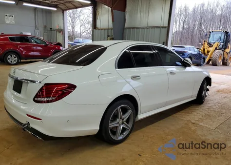 2017 Mercedes-Benz E 300 z USA, uszkodzony, nr VIN WDDZF4JB3HA108119